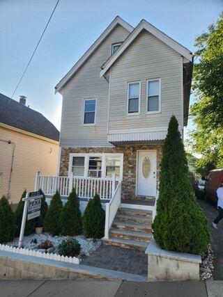 Photo of 14 Russell St Everett, MA 02149