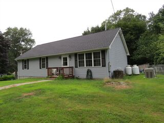 Photo of 70 Crestwood Dr Northborough, MA 01532