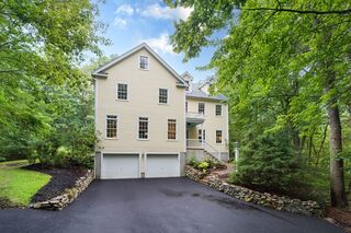 Photo of 18 Birch Ln Medfield, MA 02052