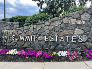 Photo of 1006 Paradise Rd Swampscott, MA 01907