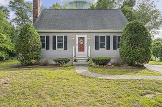 Photo of 271 Roosevelt Rd Weymouth, MA 02188
