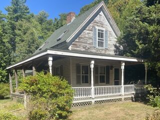 Photo of 784 Pleasant St Hanson, MA 02341
