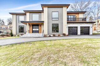 Photo of 20 Amberwood Dr Winchester, MA 01890