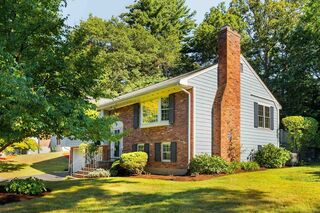 Photo of 8 Ivanhoe Dr Lynnfield, MA 01940