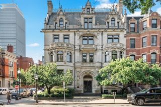 Photo of real estate for sale located at 314 Commonwealth Ave Back Bay, MA 02115