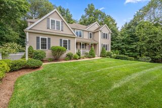 Photo of 78 Hunnewell St Wellesley Hills, MA 02481