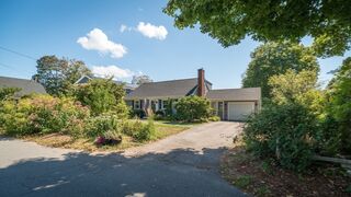 Photo of 45 Willow St Hamilton, MA 01982