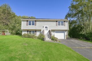Photo of 20 Marcam Village Rd North Oxford, MA 01540