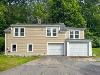 Photo of 198 School St N Barre, MA 01005