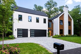 Photo of 48 Sherburne Rd Lexington, MA 02421