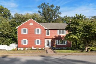 Photo of 12 Thomas Rd Lynnfield, MA 01940