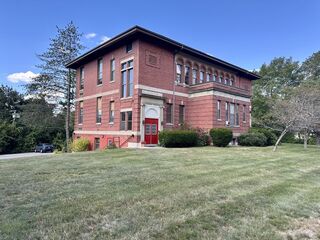 Photo of 1098 Stafford St Rochdale, MA 01542