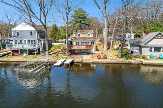 Photo of 6 Cedar Pond Dr Sturbridge, MA 01566