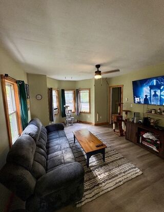 Photo of 31 Carpenter St Warren, MA 01083