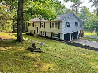 Photo of 150 Podunk Rd Sturbridge, MA 01566