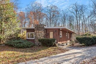 Photo of 240 Barre Rd Phillipston, MA 01331