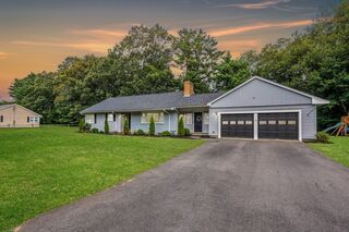 Photo of 10 Walker Rd Topsfield, MA 01983