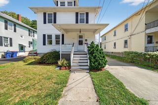 Photo of 133 Pleasant St Fairhaven, MA 02719