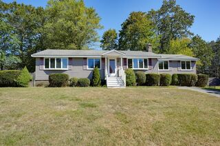 Photo of 1 Dorothy Rd Burlington, MA 01803