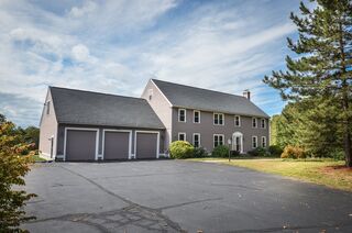 Photo of 98 Coburn Rd Berlin, MA 01503