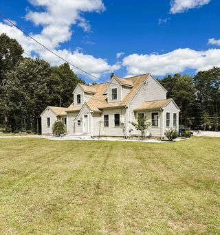Photo of 110 Plain St Hopedale, MA 01747