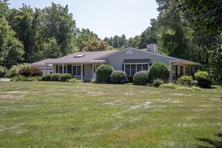 Photo of real estate for sale located at 6 East St (Plympton ) Halifax, MA 02338
