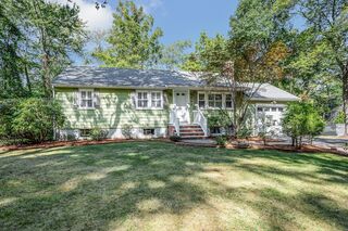 Photo of 544 Pearl St Reading, MA 01867
