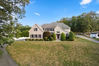 Photo of 21 Whispering Ln Natick, MA 01760
