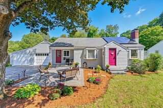 Photo of 27 Joclyn Ave Framingham, MA 01701