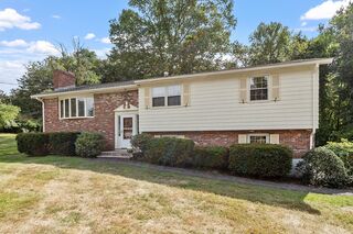 Photo of 4 Mansfield Drive Chelmsford, MA 01824