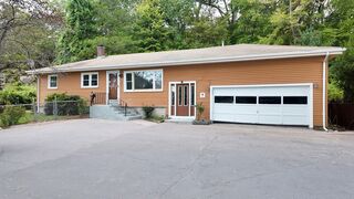 Photo of 424 Lake Avenue Worcester, MA 01604