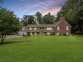 Photo of 121 Bullard St Holliston, MA 01746