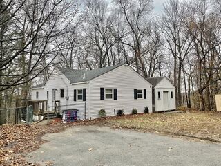Photo of 20 Hillside Court Amesbury, MA 01913