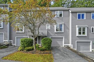 Photo of 40 Country Hill Ln Haverhill, MA 01832