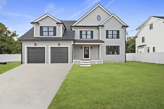 Photo of real estate for sale located at 185 Lexington Street Woburn, MA 01801