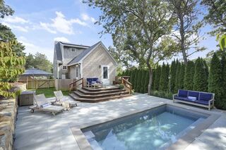 Photo of 2 Orchard Ln Edgartown, MA 02539