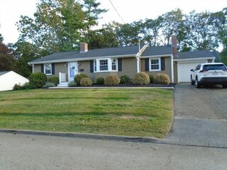 Photo of real estate for sale located at 29 Appletree Lane Holden, MA 01520