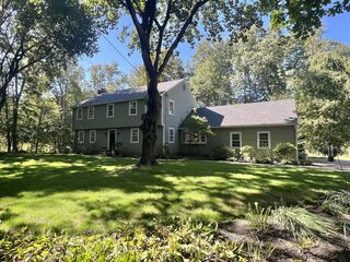 Photo of 2 Surrey Lane Sherborn, MA 01770