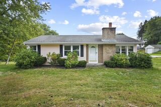 Photo of 34 Rockland Road Auburn, MA 01501
