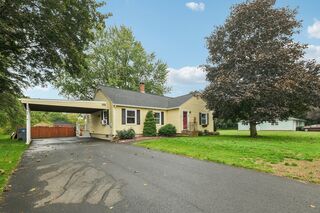 Photo of 272 Pelham St Methuen, MA 01844