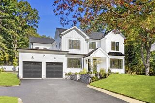 Photo of 310 Oakland Wellesley Hills, MA 02481