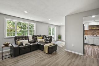Photo of 33 Kennedy Dr North Chelmsford, MA 01863