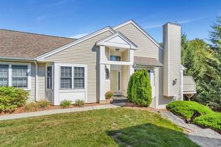 Photo of 5 Edward Dr North Grafton, MA 01536