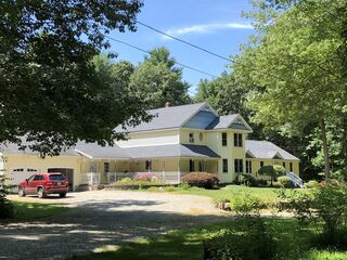 Photo of 31 Bay Path Rd Charlton City, MA 01507