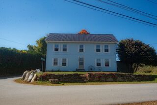Photo of 449 Hunt Rd Oakham, MA 01068