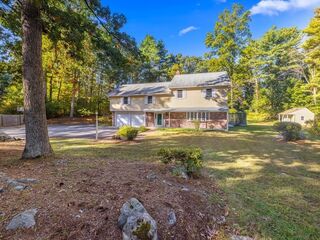 Photo of 15 Woodridge Rd Dover, MA 02030