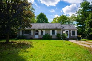 Photo of 8 Clayton Rd Middleborough, MA 02346