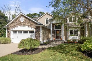 Photo of 10 Callaway Dr Middleton, MA 01949