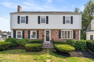 Photo of 18 Boulevard Rd Dedham, MA 02026