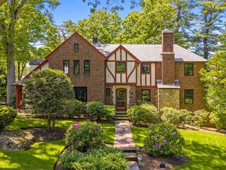 Photo of 479 Chestnut Street Waban, MA 02468